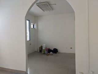 Foto 3 de Vendo Oficina/ departamento en avenida Malecón