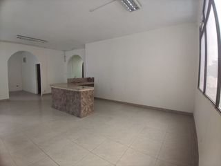 Foto 1 de Vendo Oficina/ departamento en avenida Malecón