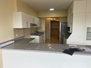 Se Alquila Departamento en Santiago de Surco en tercer piso vista externa