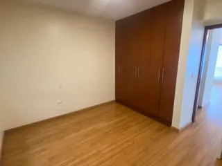 Se Alquila Departamento en Santiago de Surco en tercer piso vista externa