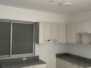 Foto 3 de VENDO DEPARTAMENTO NEW CONCEPT EN  LA ENTRADA DE LA URB. MIRAFLORES COUNTRY CLUB