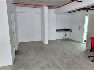 Foto 5 de VENTA DE OFICINA EN CASCO GRIS DE 101M2 CON VISTA CALLE EN SAN ISIDRO