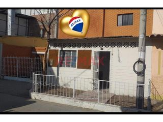 Foto 1 de Hermosa Casa De Dos Pisos En Venta En Sullana. ID:1086561