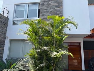 ALQUILO EXCLUSIVA CASA CON PISCINA PROPIA-6 DORM. CONDOMINIO CERRADO-CALLE TRANQUILA-360 m2 AC-223 m2 AT