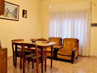 Foto 3 de Castelar Norte - Venta - Chalet 3 Ambientes Impecable