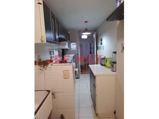 Foto 8 de Lindo Y Acogedor Departamento En Venta - Urb. Las Palmeras En El Agustino