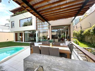 Foto 5 de Venta de magnífica casa en La Planicie Primera Etapa - 4 dorms, 3 salas de estar, jardín, piscina, cava, sótano multi-usos
