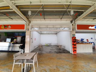 Foto 4 de PLAZOLETA COMERCIAL CRISTALES PLAZA-LOCAL A-10