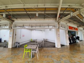 Foto 2 de PLAZOLETA COMERCIAL CRISTALES PLAZA-LOCAL A-10
