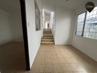 Villa Casa Edificio de venta en Urdesa Central – código:20534