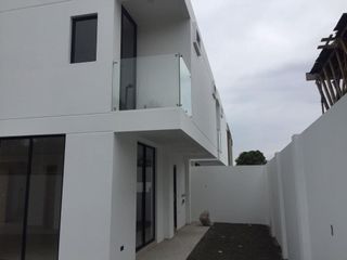 Foto 4 de Hermosas Casas de Venta en urbanización en Zona Norte Portoviejo
