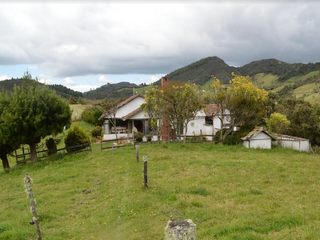 Casa barata en La Calera, Cundinamarca. Vereda Santa Helena, sector El Boliche.