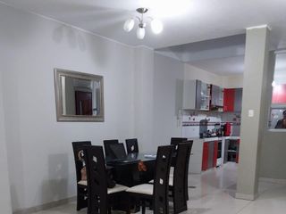 Foto 7 de REMATO CASA DE CUATRO PISOS FRENTE A PARQUE!