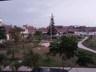 Foto 12 de REMATO CASA DE CUATRO PISOS FRENTE A PARQUE!