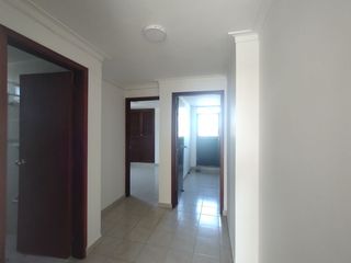 Foto 4 de Apartamento en arriendo en Ciudad Jardin.
