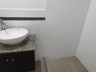 Foto 13 de ALQUILO MODERNO DEPARTAMENTO AMOBLADO. IDEAL HOME OFFICE. MIRAFLORES