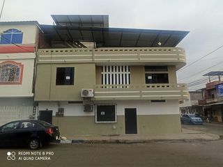 Foto 2 de casa rentera de venta en manta Los Esteros