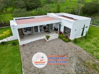Foto 1 de MODERNA CASA VACACIONAL, Sector Yunguilla C1353