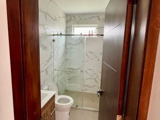Foto 23 de MODERNA CASA VACACIONAL, Sector Yunguilla C1353