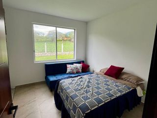 Foto 16 de MODERNA CASA VACACIONAL, Sector Yunguilla C1353