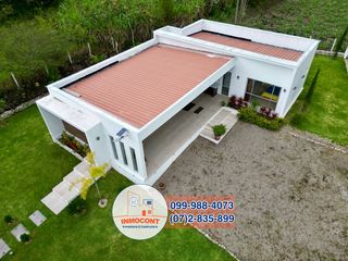 Foto 4 de MODERNA CASA VACACIONAL, Sector Yunguilla C1353