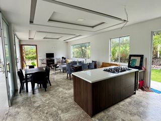 Foto 9 de MODERNA CASA VACACIONAL, Sector Yunguilla C1353