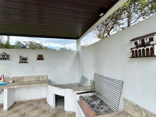 Foto 14 de MODERNA CASA VACACIONAL, Sector Yunguilla C1353