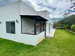 Foto 19 de MODERNA CASA VACACIONAL, Sector Yunguilla C1353