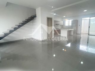 Foto 2 de SE VENDE CASA - URBANIZACIÓN 
