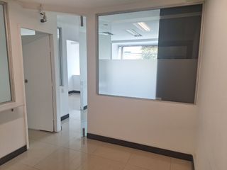 Foto 2 de Oficina en Puerto Seco, cerca al aeropuerto Olaya Herrera, Medellín
