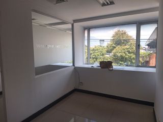 Oficina en Puerto Seco, cerca al aeropuerto Olaya Herrera, Medellín