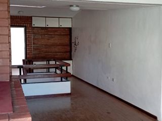 Foto 11 de EN RENTA O VENTA CASA DE 3 HABITACIONES 195M2 SECTOR AV LOS GRANADOS