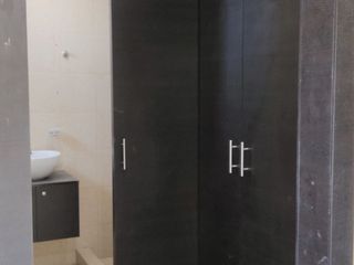 Foto 7 de Venta de Casa de 4 dormitorios Manta Manabi