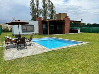 Foto 4 de Casa De Campo Quilmana Cañete Piscina parrilla