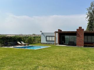Foto 1 de Casa De Campo Quilmana Cañete Piscina parrilla