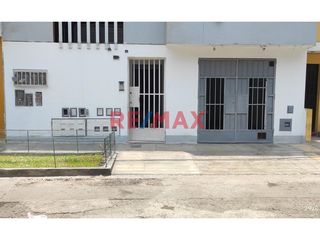 1083870-Encantador Departamento En Primer Piso Con Cochera Cerrada En Los Olivos