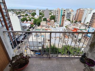 Departamento Piso 11 de 3 ambientes con balcón al frente
