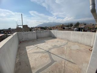 🏡 Casa de 3 Pisos en Venta en Cerro Colorado - Río Seco🏡