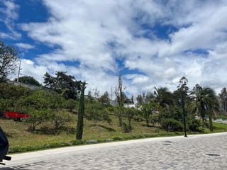 TERRENO EN VENTA URBANIZACIÓN PRIVADA SECTOR HACIENDA NAPOLES PUEMBO QUITO ECUADOR