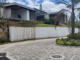 TERRENO EN VENTA URBANIZACIÓN PRIVADA SECTOR HACIENDA NAPOLES PUEMBO QUITO ECUADOR