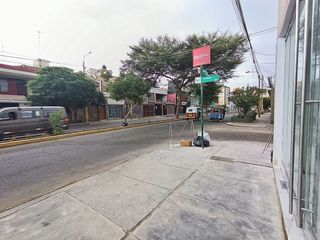 Foto 4 de Local Comercial en Alquiler en Esquina de Av Cutervo