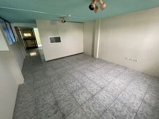 Foto 4 de En alquiler galpón con oficinas en Duran