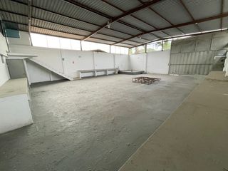 Foto 3 de En alquiler galpón con oficinas en Duran