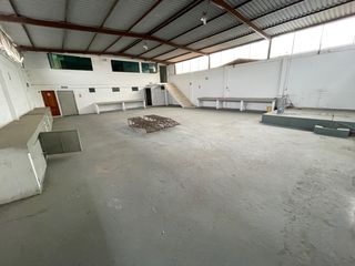 Foto 1 de En alquiler galpón con oficinas en Duran