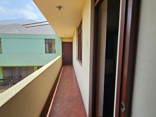 Chaclacayo: Venta de Casa Como Terreno, Centrica Ubicación.