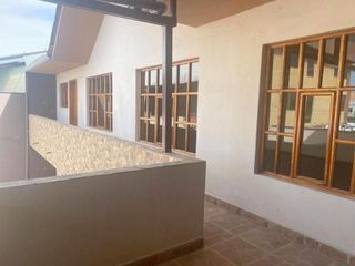 Foto 4 de Casa en venta 2 departamentos, sector Cuatro Esquinas Ricaurte
