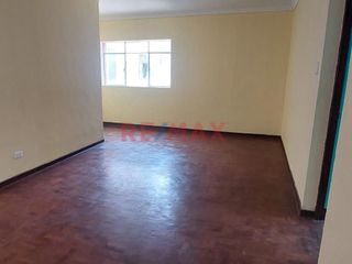 Foto 5 de Oportunidad Única En Rímac! Se Vende Casa