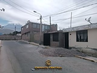 Foto 5 de SE Vende Casa con Terreno de 172 m² a Una Cuadra de La Av 53 de Cerro Colorado. EL EDEN CERRO COLORADO
