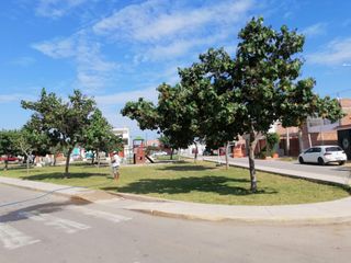 Foto 1 de ¡¡SE VENDE CASA FRENTE A PARQUE Y EN ESQUINA EN LA ENSENADA!!