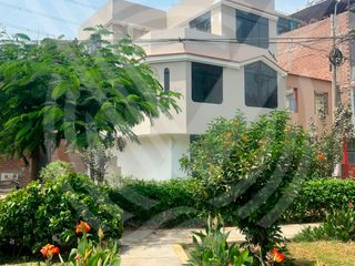 Foto 1 de SE VENDE PROPIEDAD COMO NUEVA. TOTALMENTE REMODELADA Y FRENTE A PARQUE